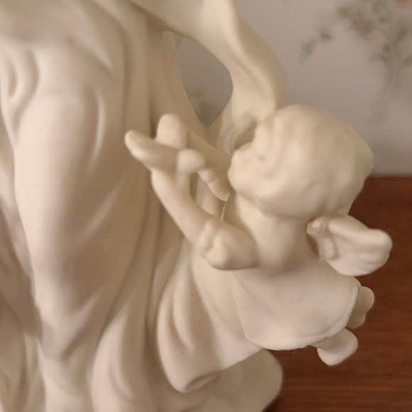 PartyLite bisque porcelain “Angel of Light” candle holder. - Picture 4 of 7
